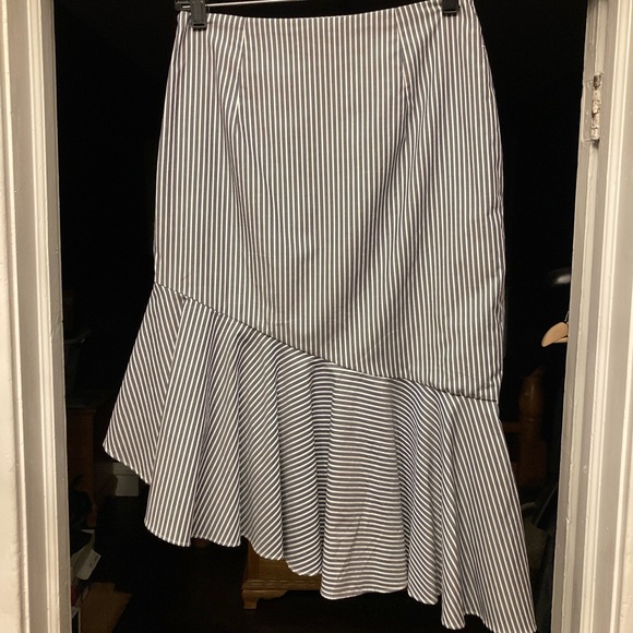 Never Worn INTERMIX Skirt - Picture 2 of 3